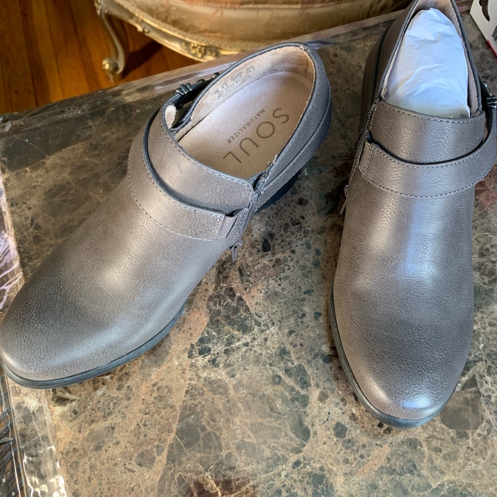 Shoes - Picture 6 of 7